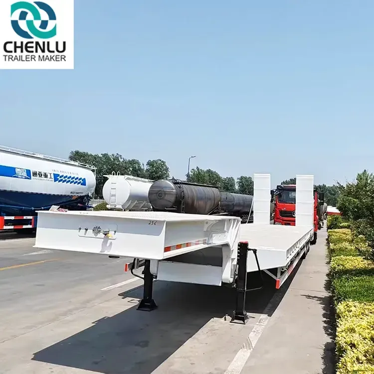 Successfully delivered white low-bed semi-trailers, and customer satisfaction hit a new high