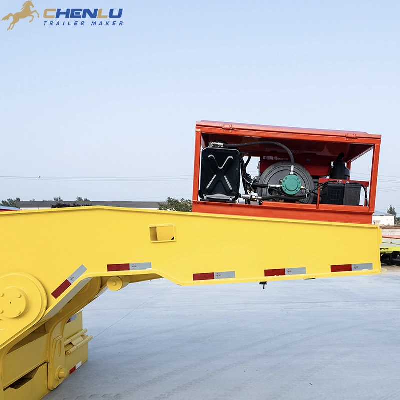 Detachable gooseneck at the front of the 3 axle RGN trailer